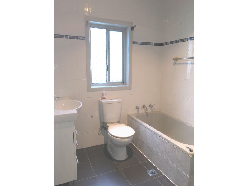 10 Lupin Avenue, Fairfield East NSW 2165