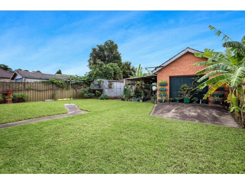 33 Moir Street, Smithfield NSW 2164