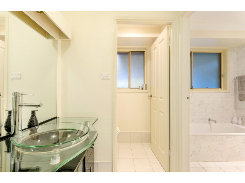 40 Bossley Road, Bossley Park NSW 2176