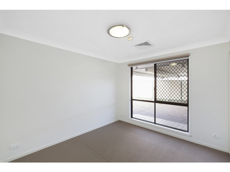 11 Gundagai Crescent, Wakeley NSW 2176