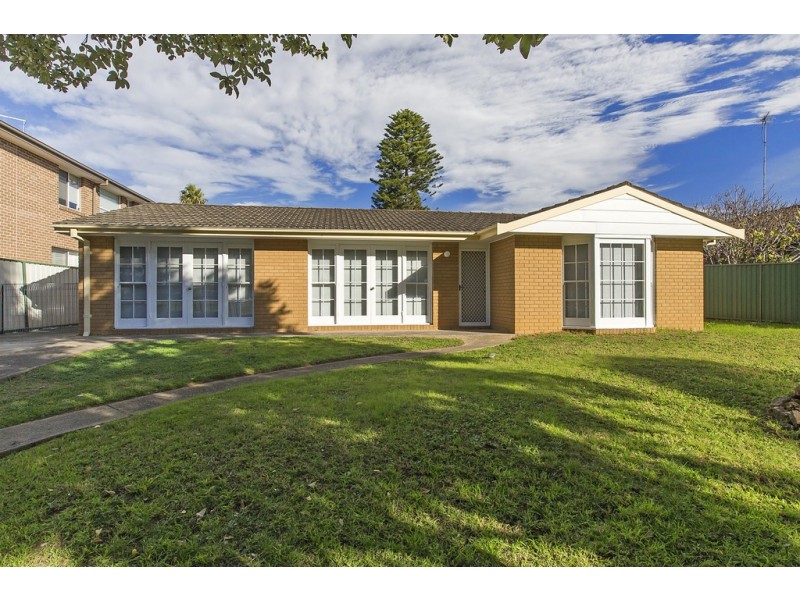 4 Garnet Street, Bossley Park NSW 2176