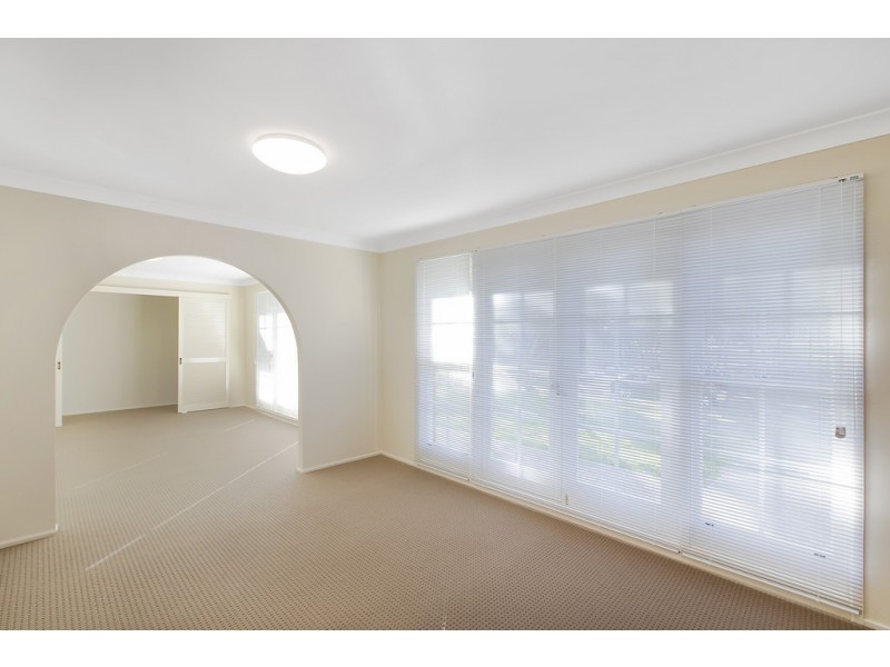 4 Garnet Street, Bossley Park NSW 2176