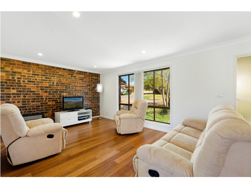 9 Seymour Place, Bossley Park NSW 2176