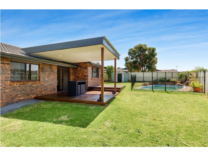 9 Seymour Place, Bossley Park NSW 2176