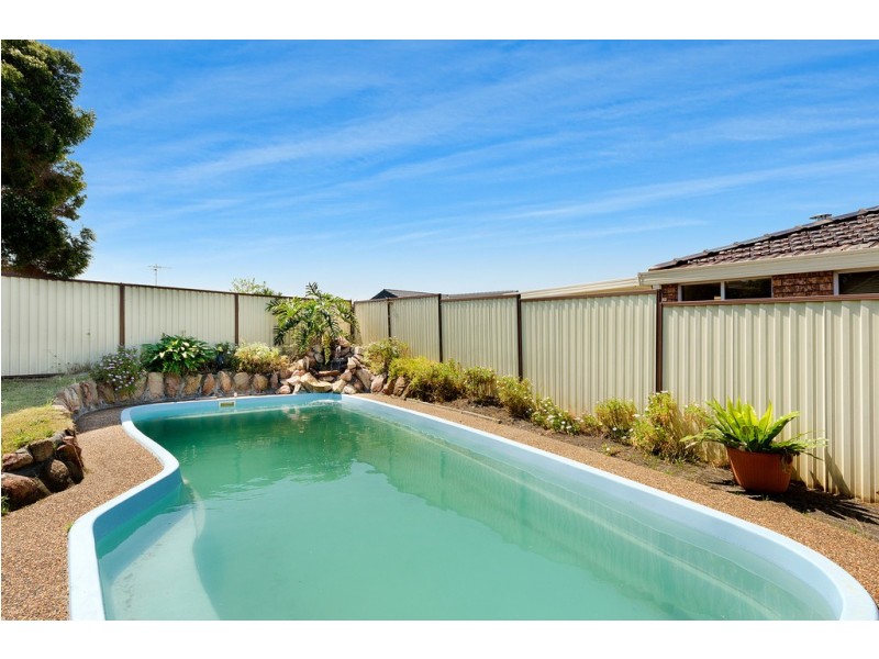 9 Seymour Place, Bossley Park NSW 2176