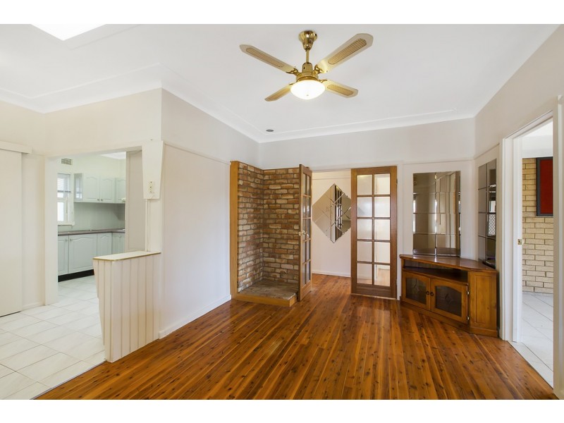 4 Tonga Crescent, Smithfield NSW 2164