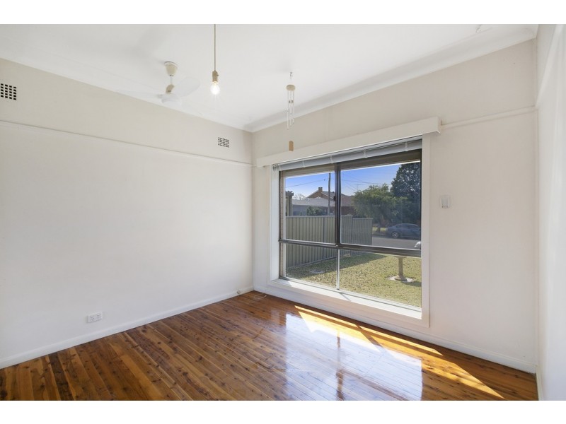 4 Tonga Crescent, Smithfield NSW 2164