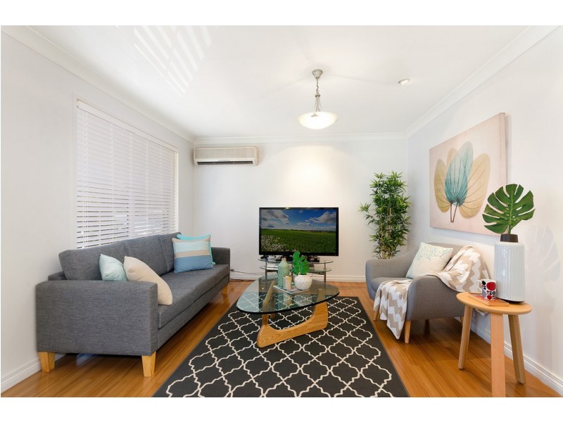 6 Byron Bay Close, Hoxton Park NSW 2171