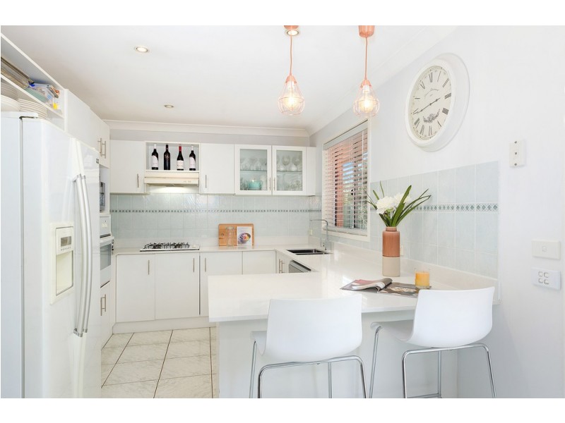 6 Byron Bay Close, Hoxton Park NSW 2171