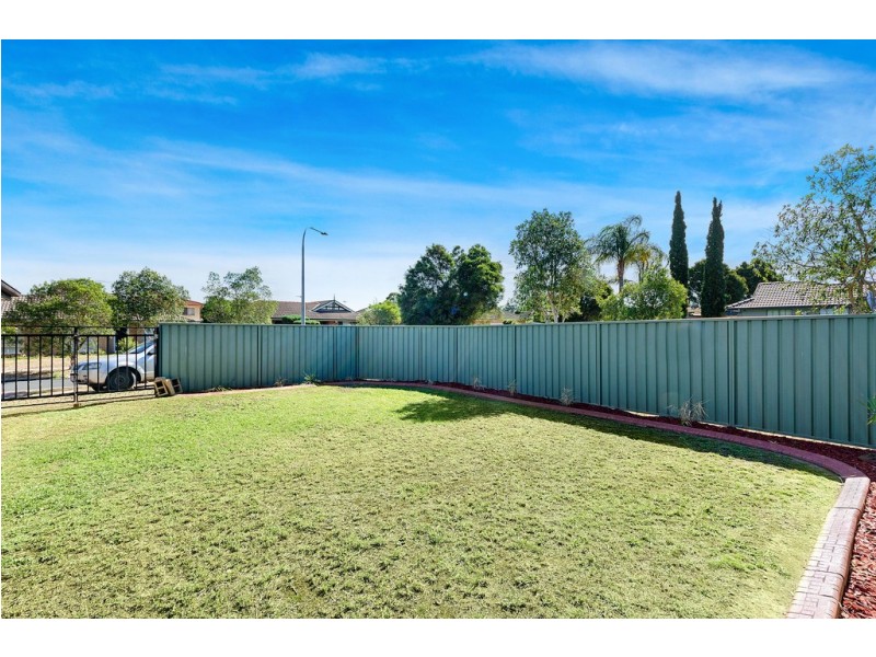 6 Byron Bay Close, Hoxton Park NSW 2171