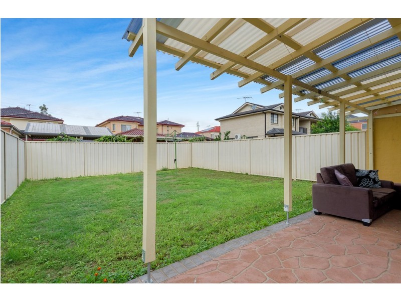 4 Dorre Place, Green Valley NSW 2168
