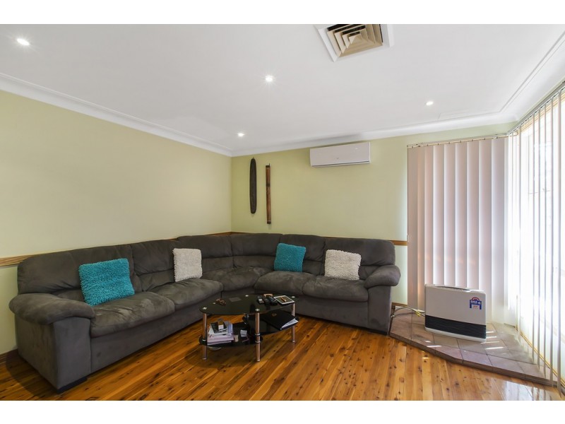 25 Pambula Crescent, Woodpark NSW 2164