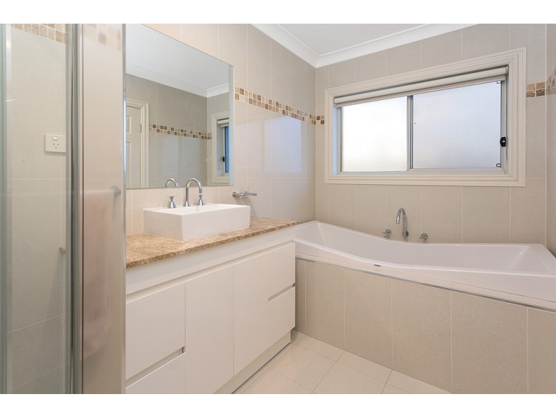 7 Temma Place, West Hoxton NSW 2171