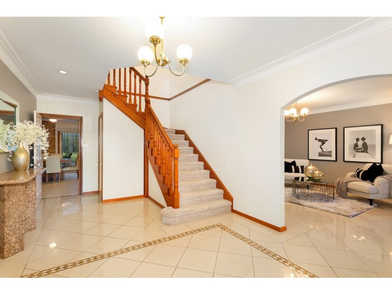 4 Whitley Place, Abbotsbury NSW 2176