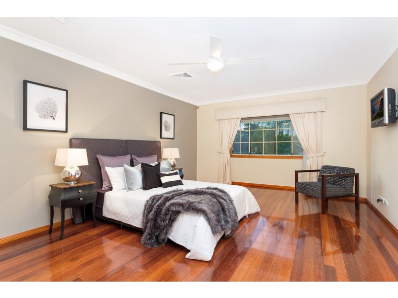 4 Whitley Place, Abbotsbury NSW 2176