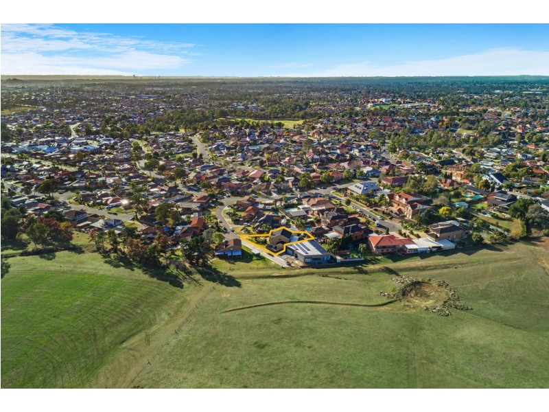 4 Whitley Place, Abbotsbury NSW 2176