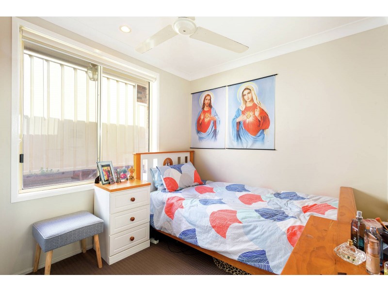 27 Zappia Place, Edensor Park NSW 2176