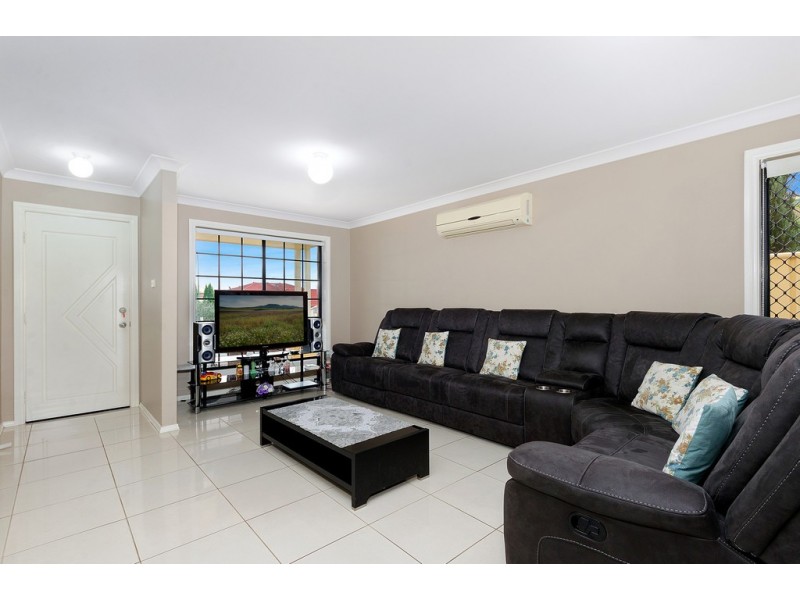 4 Dorre Place, Green Valley NSW 2168