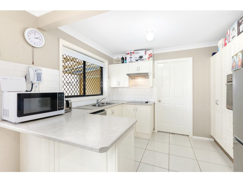 4 Dorre Place, Green Valley NSW 2168