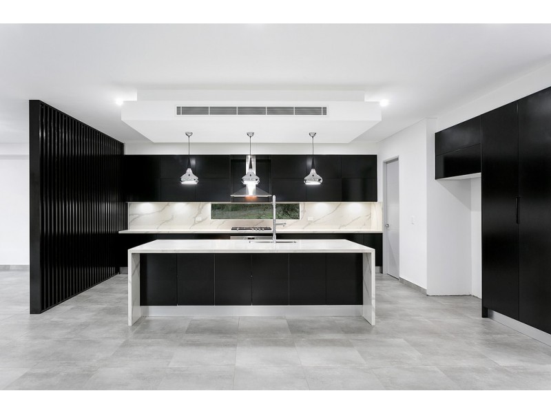 20 Lores Street, Middleton Grange NSW 2171