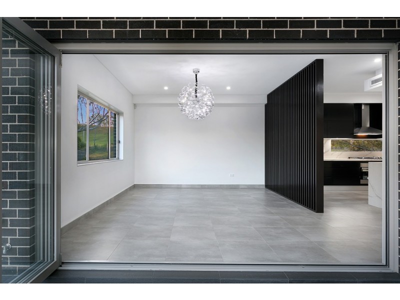 20 Lores Street, Middleton Grange NSW 2171