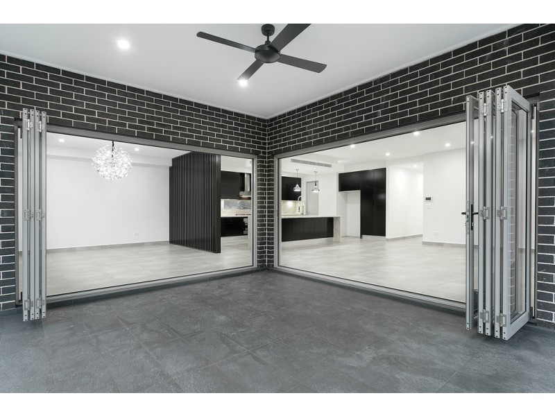 20 Lores Street, Middleton Grange NSW 2171