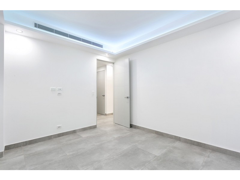 20 Lores Street, Middleton Grange NSW 2171