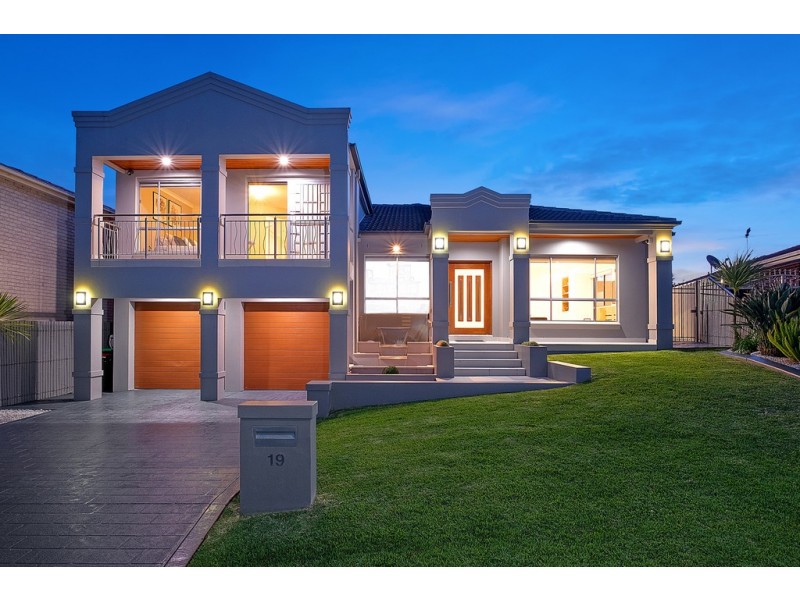 19 St Helens Close, West Hoxton NSW 2171