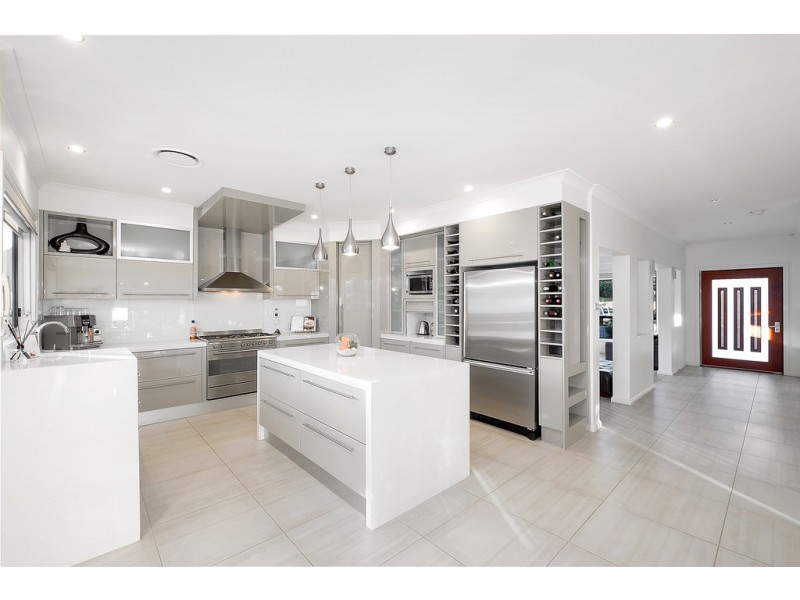 19 St Helens Close, West Hoxton NSW 2171