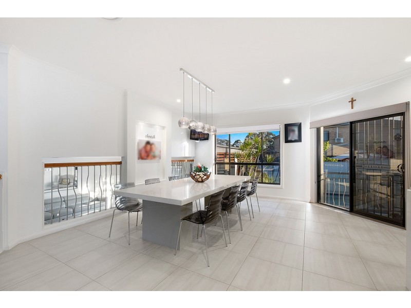 19 St Helens Close, West Hoxton NSW 2171