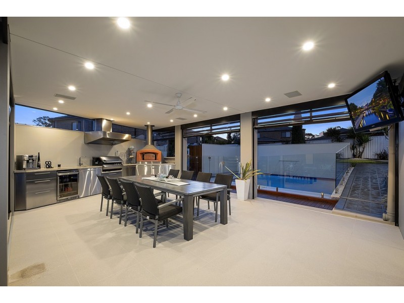 19 St Helens Close, West Hoxton NSW 2171