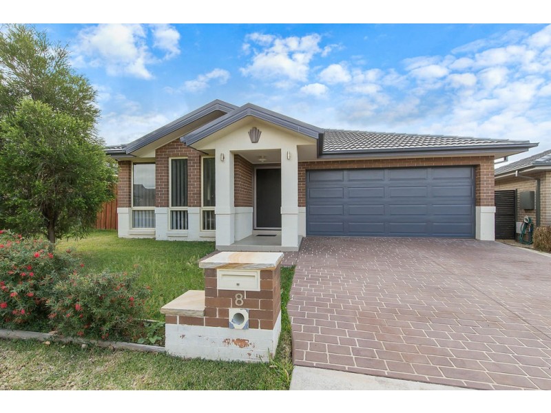 8 Gibson Street, Oran Park NSW 2570