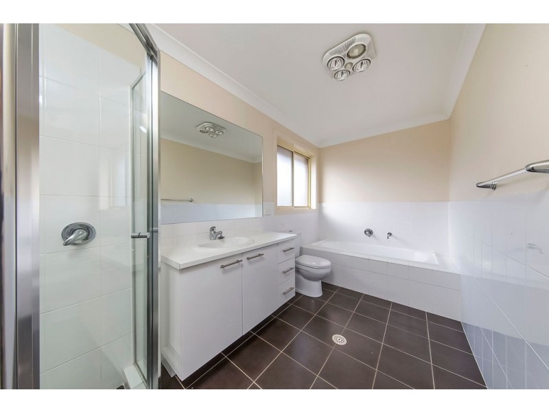 8 Gibson Street, Oran Park NSW 2570