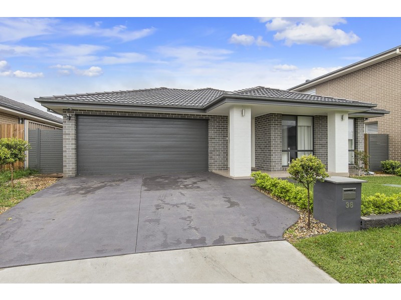 38 Buckingham Loop, Oran Park NSW 2570