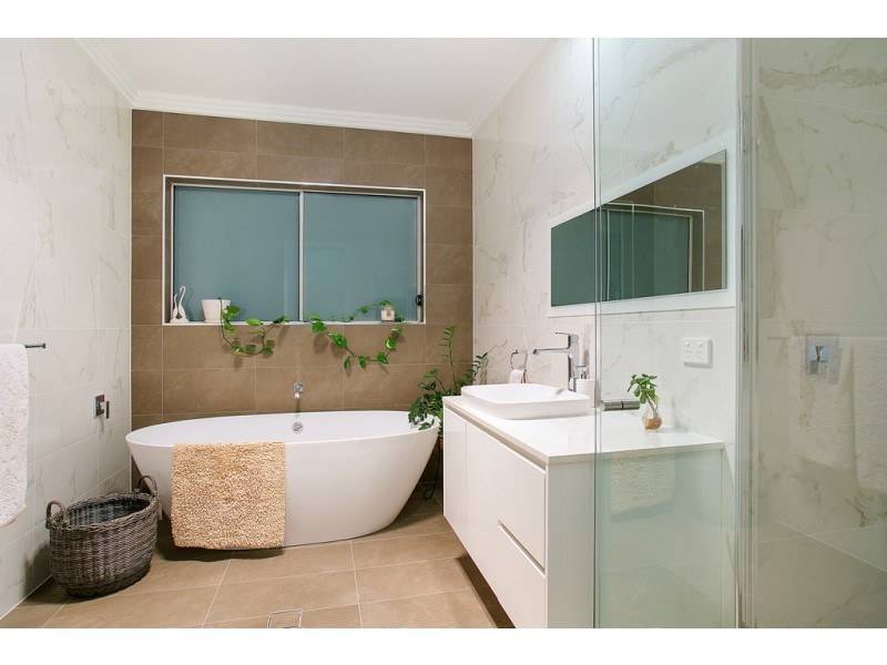 2 Tantoon Place, Denham Court NSW 2565