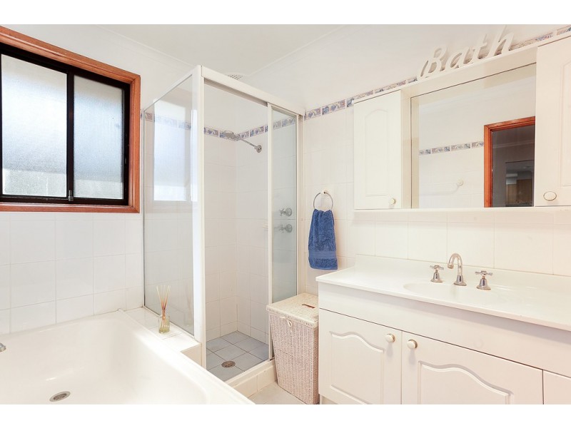 5 Wewak Place, Bossley Park NSW 2176