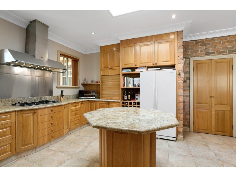 11 Roberts Road, Casula NSW 2170