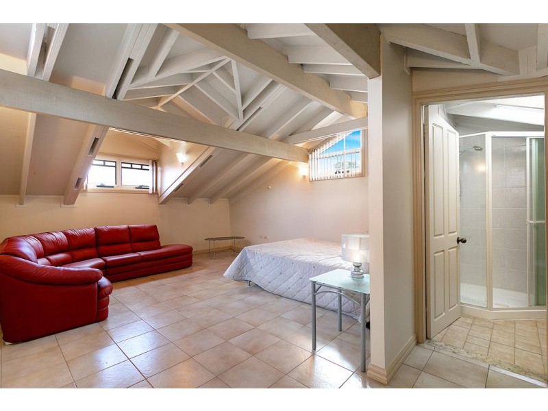 11 Roberts Road, Casula NSW 2170