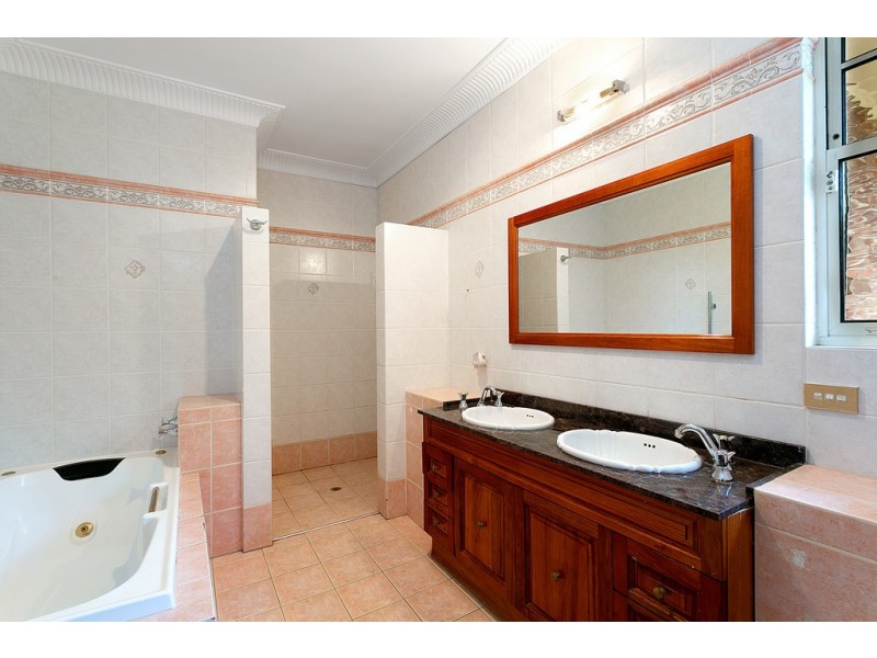 11 Roberts Road, Casula NSW 2170