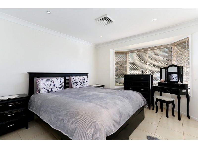 11 Julia Close, West Hoxton NSW 2171