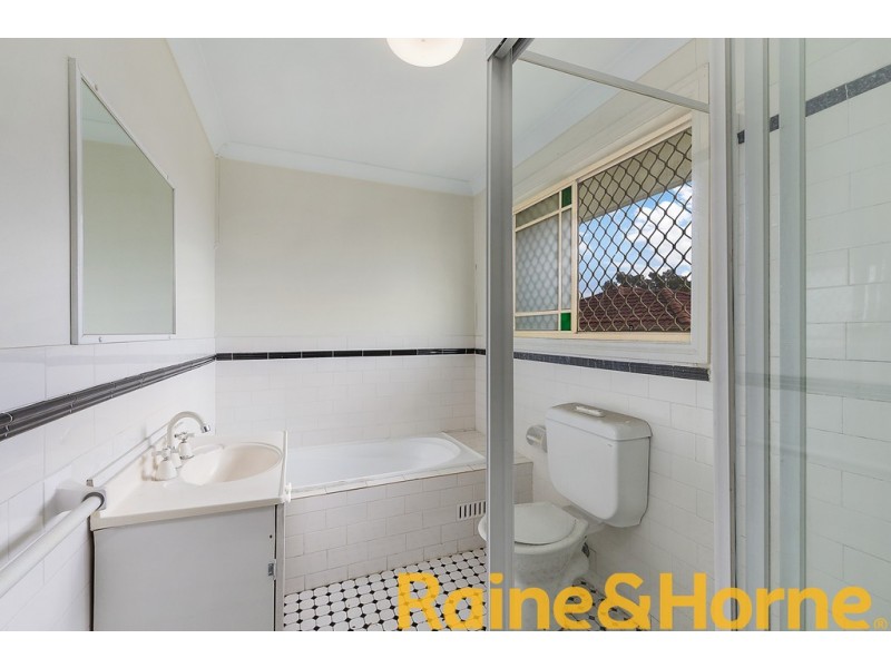 2/29 Flowerdale Road, Liverpool NSW 2170