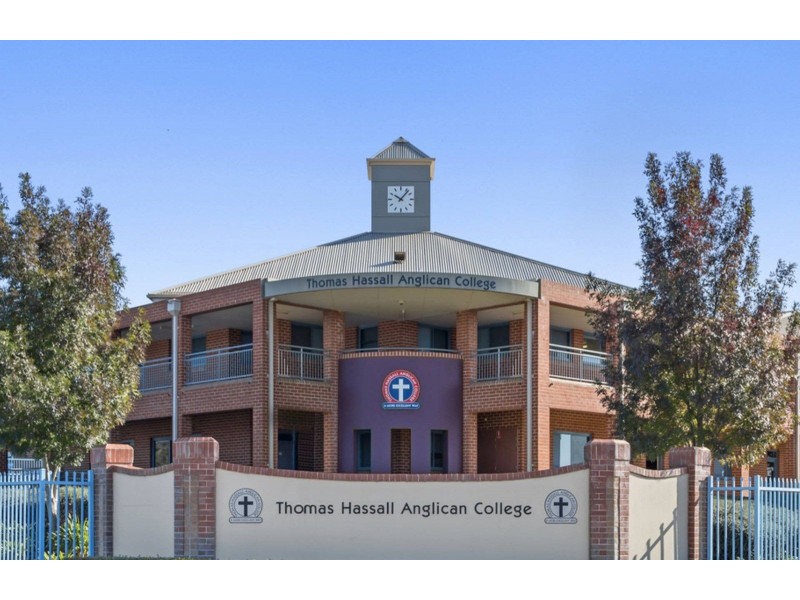 26 Little John Street, Middleton Grange NSW 2171