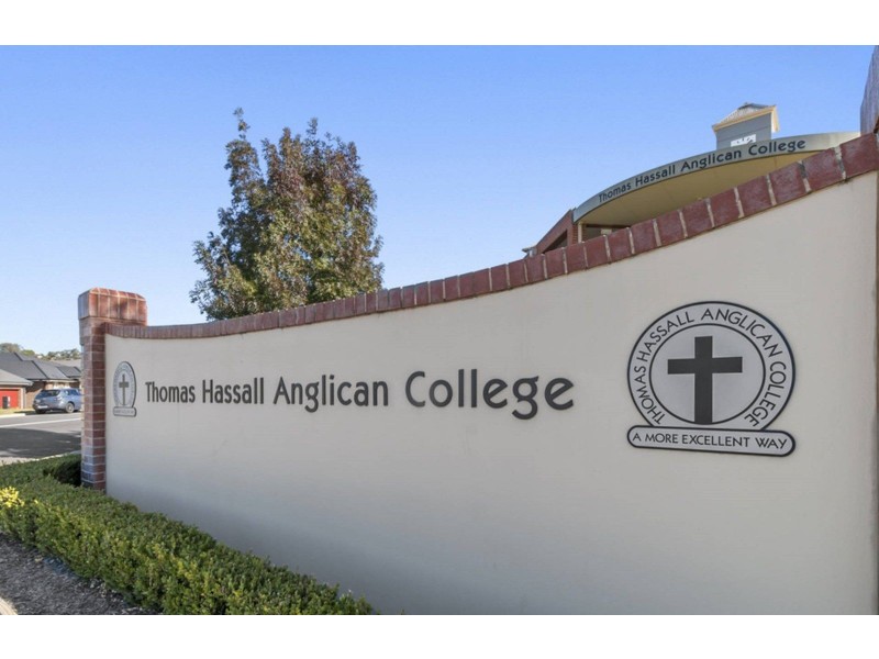 26 Little John Street, Middleton Grange NSW 2171