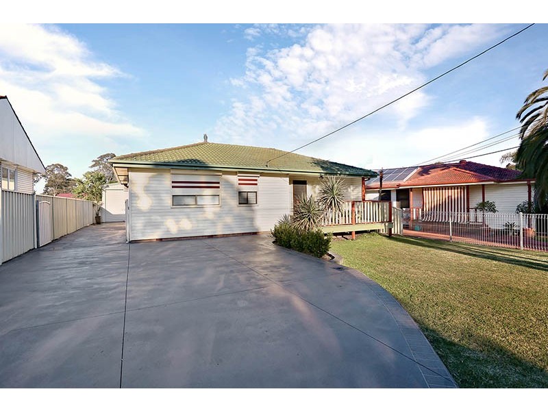 13 Dundee Street, Sadleir NSW 2168