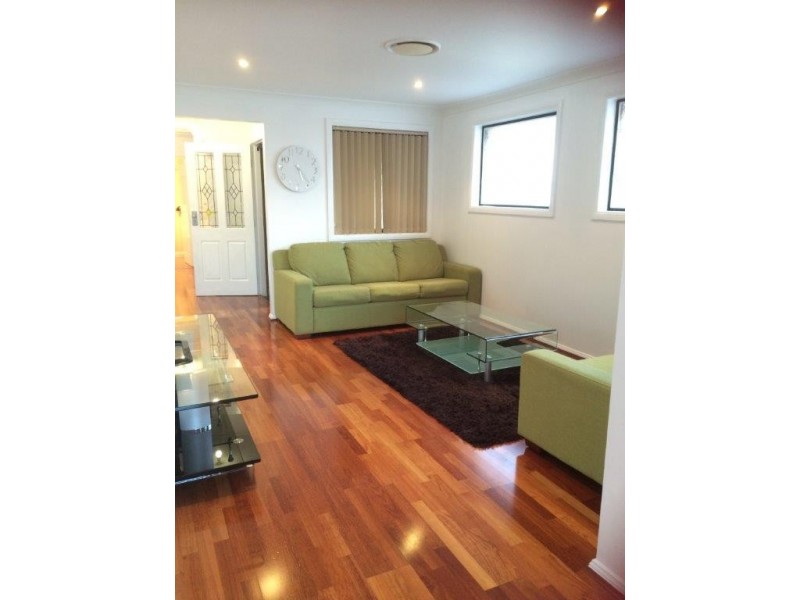 9 Boldrewood Avenue, Casula NSW 2170