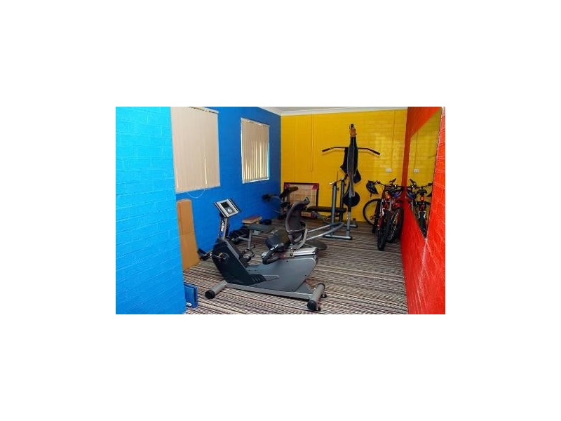 9 Boldrewood Avenue, Casula NSW 2170