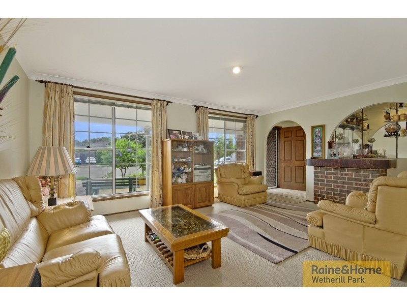 4 Batlow Place, Bossley Park NSW 2176