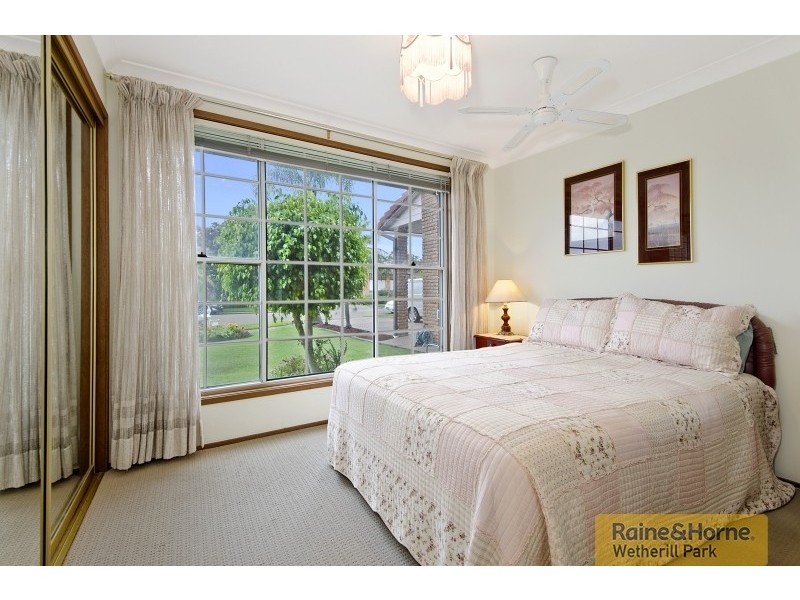 4 Batlow Place, Bossley Park NSW 2176