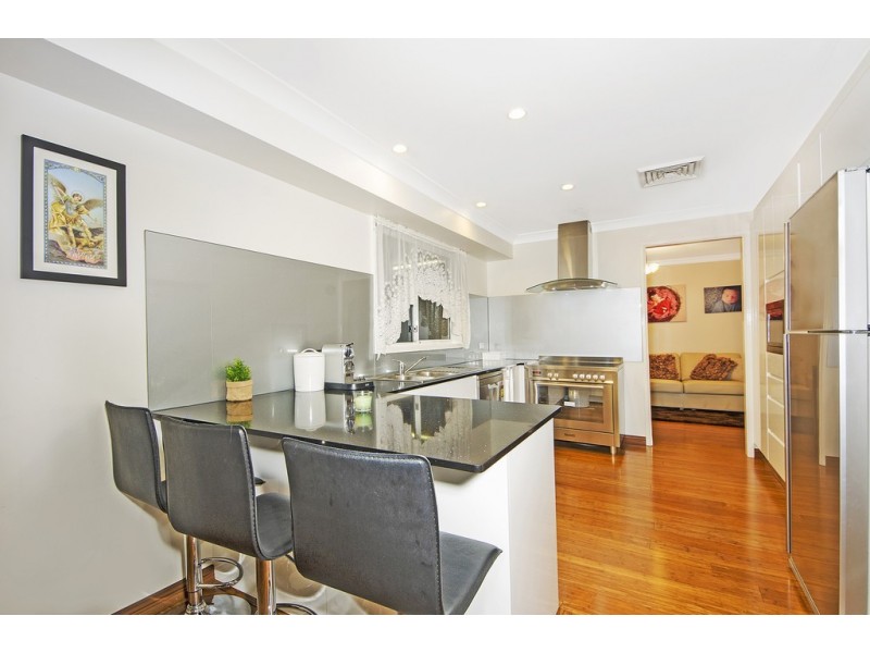 2 Wynn Close, Edensor Park NSW 2176