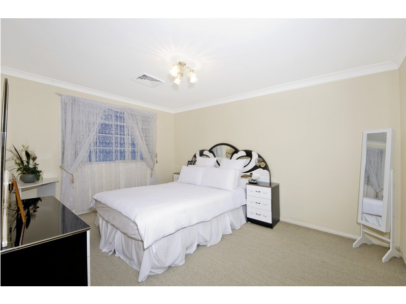 2 Wynn Close, Edensor Park NSW 2176